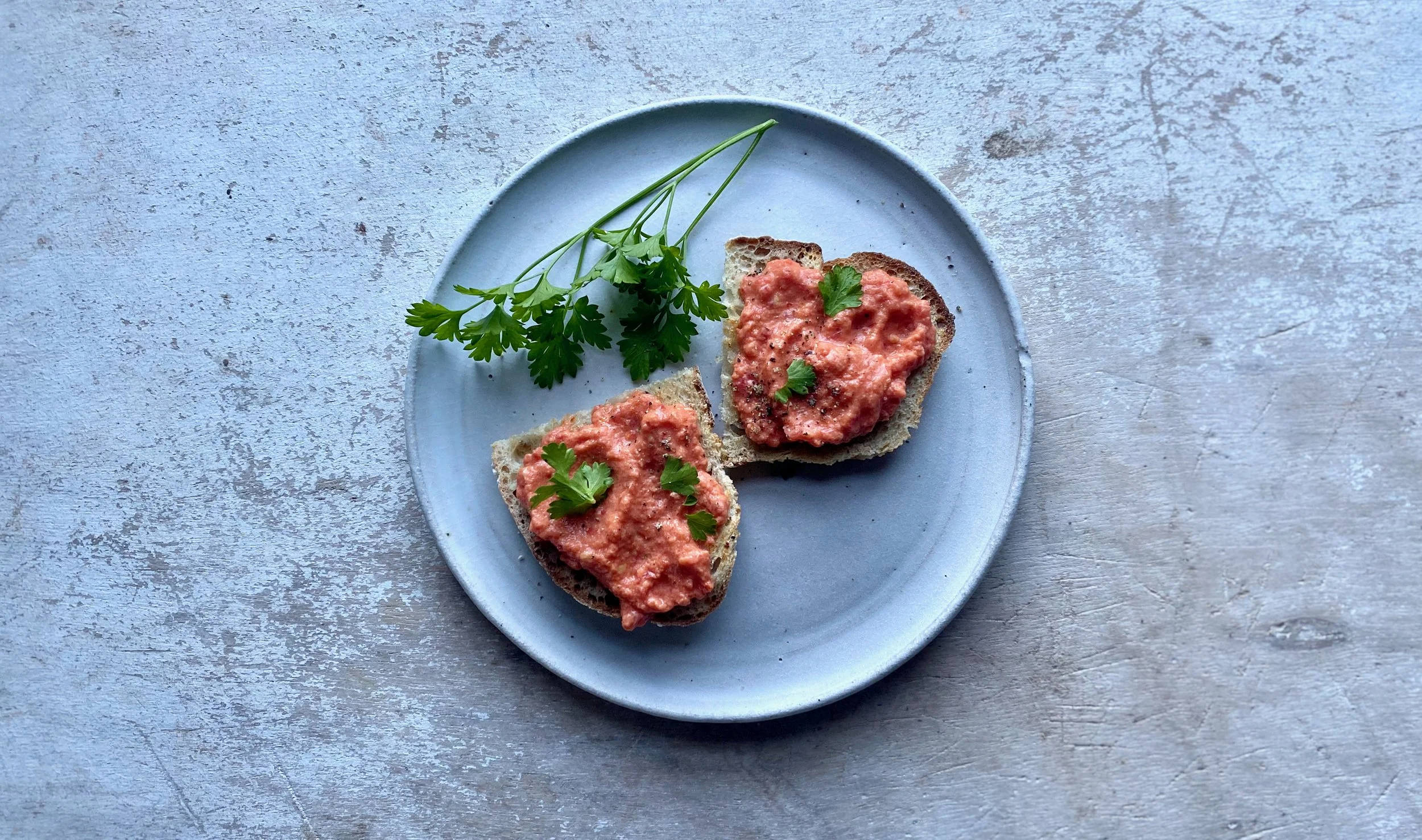 Recipe: Tostada con Tomate (Tomatoes on Toast)