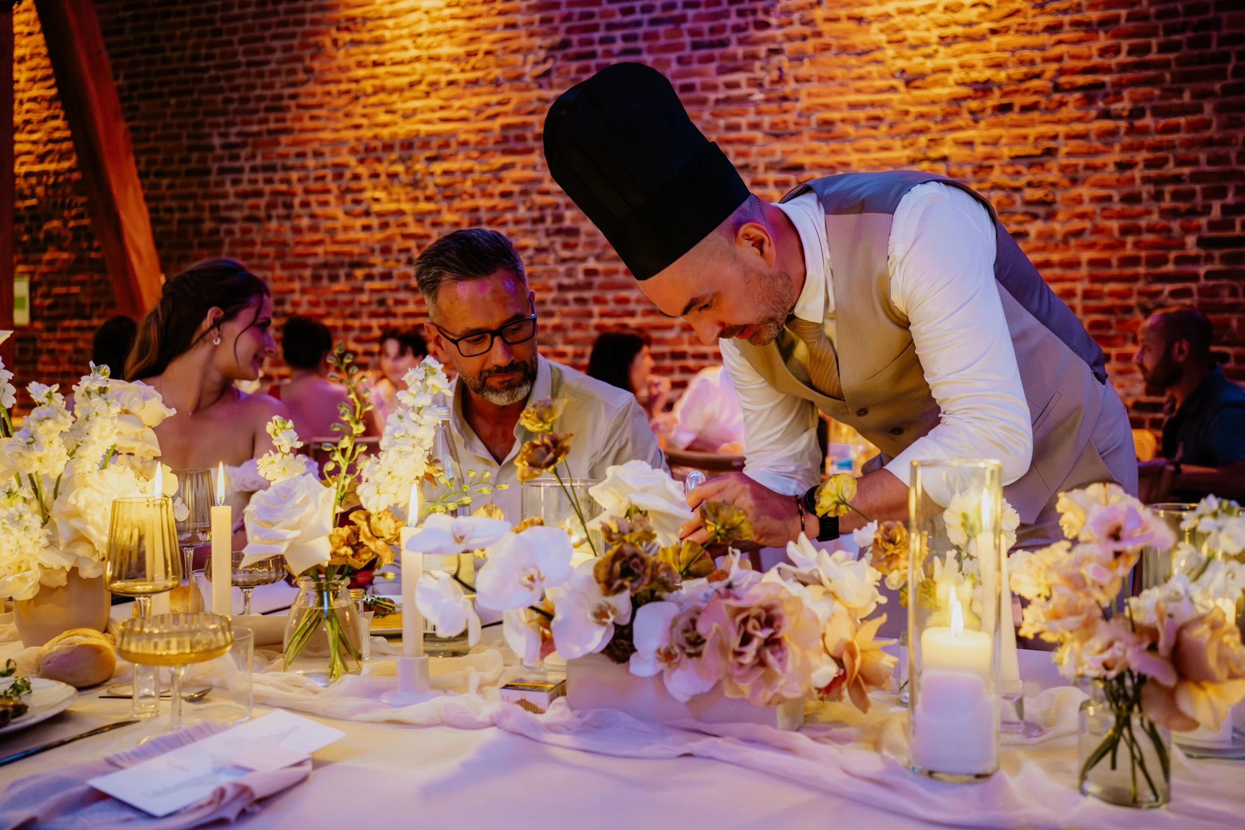 Service à table par La Gourmandine lors d’un mariage au Clos de la Source