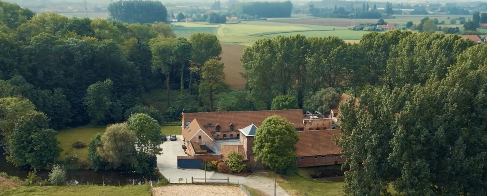 Vue aérienne de la Cense de la Vigne et de la campagne de Wambrechies