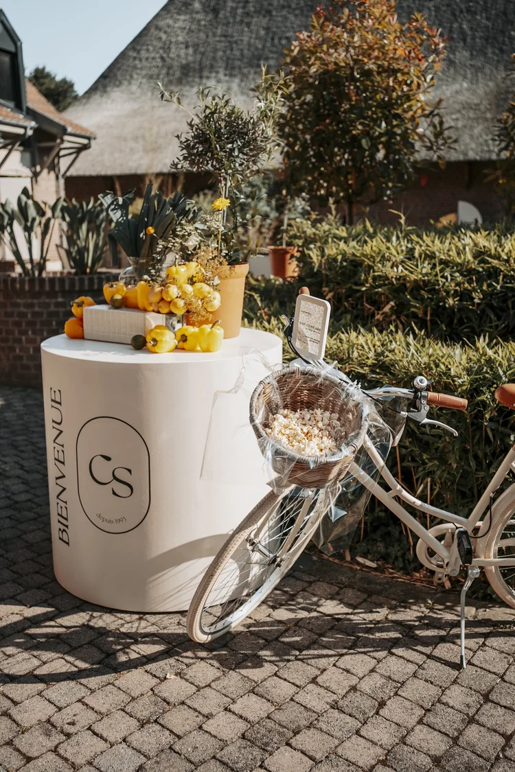 Tour de France, évènement Lille Events : stand vélo dans la cour du Clos de la Source