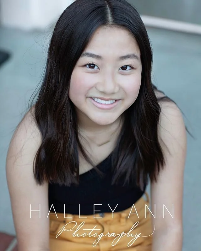 So pretty. Congrats @tokyotess !! @oreodek #8thgradersrule #8thgradegraduate #halleyannphotographygrads #halleyannphotography #halleyannphotographyportraits #bergencountyphotographer #njphotographer #bergencountynj #allendalenj  #quaranteengrad #clic