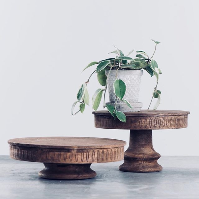 New Inventory ♥️
Seven solid mango wood dessert stands, Perfect for so many colors & themes~
#farmhouse #rustic #boho #rusticelegance #weddinginspo #classy #desmoines #dsm #iowa #eventdecor #design #stylist #eventdecorators #simple #wood #waukee