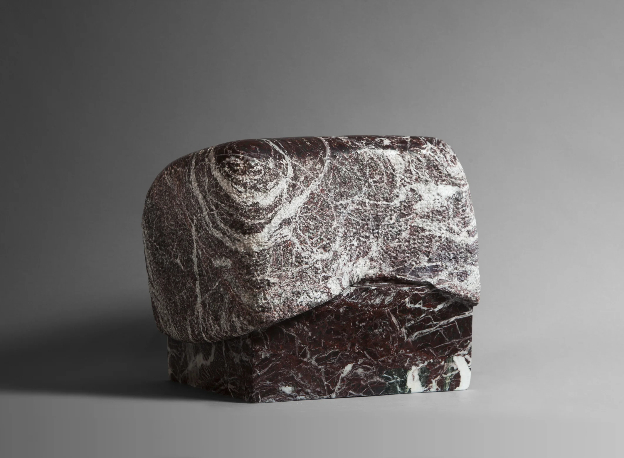   Resting    Ventrio Marble    30x30x28 cms     