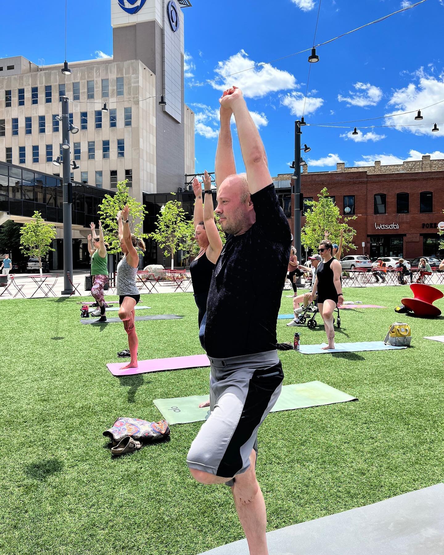 🌞 Wellness @fargobroadwaysquare starts in June 🌞 

You can practice outdoor yoga 2 times a week all summer long👇🏽
Monday at 5:30pm
Wednesday at 12:00pm

#wellnessatbroadwaysquare #fargond #downtownfargoyoga #downtownfargo #fargosummer #outdooryog