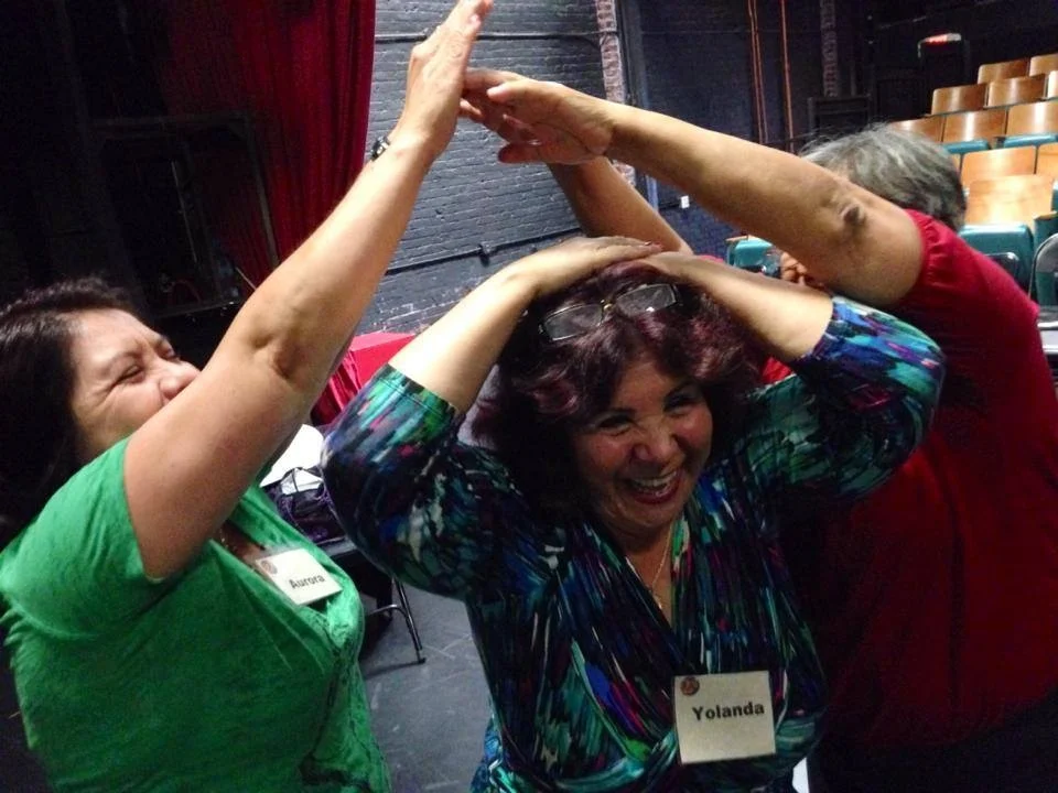 Aurora, Yolanda y Madelou en uno de los ensayos del 2014 que crearon La Víspera.Aurora, Aurora, Yolanda and Madelou at one of the 2014 rehearsals that that created La Vispera . Foto/Photo: Victor Vazquez