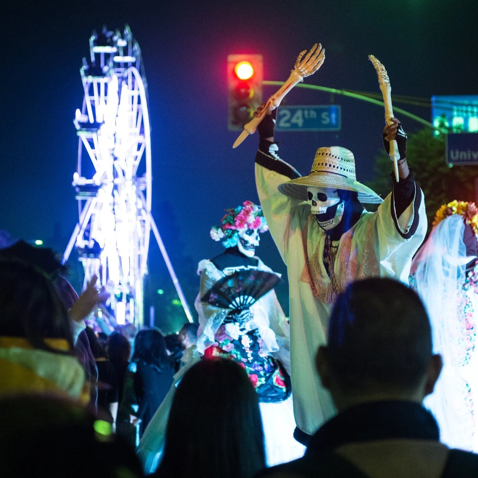 DDLM_2019_SkeletonStilts4.jpg
