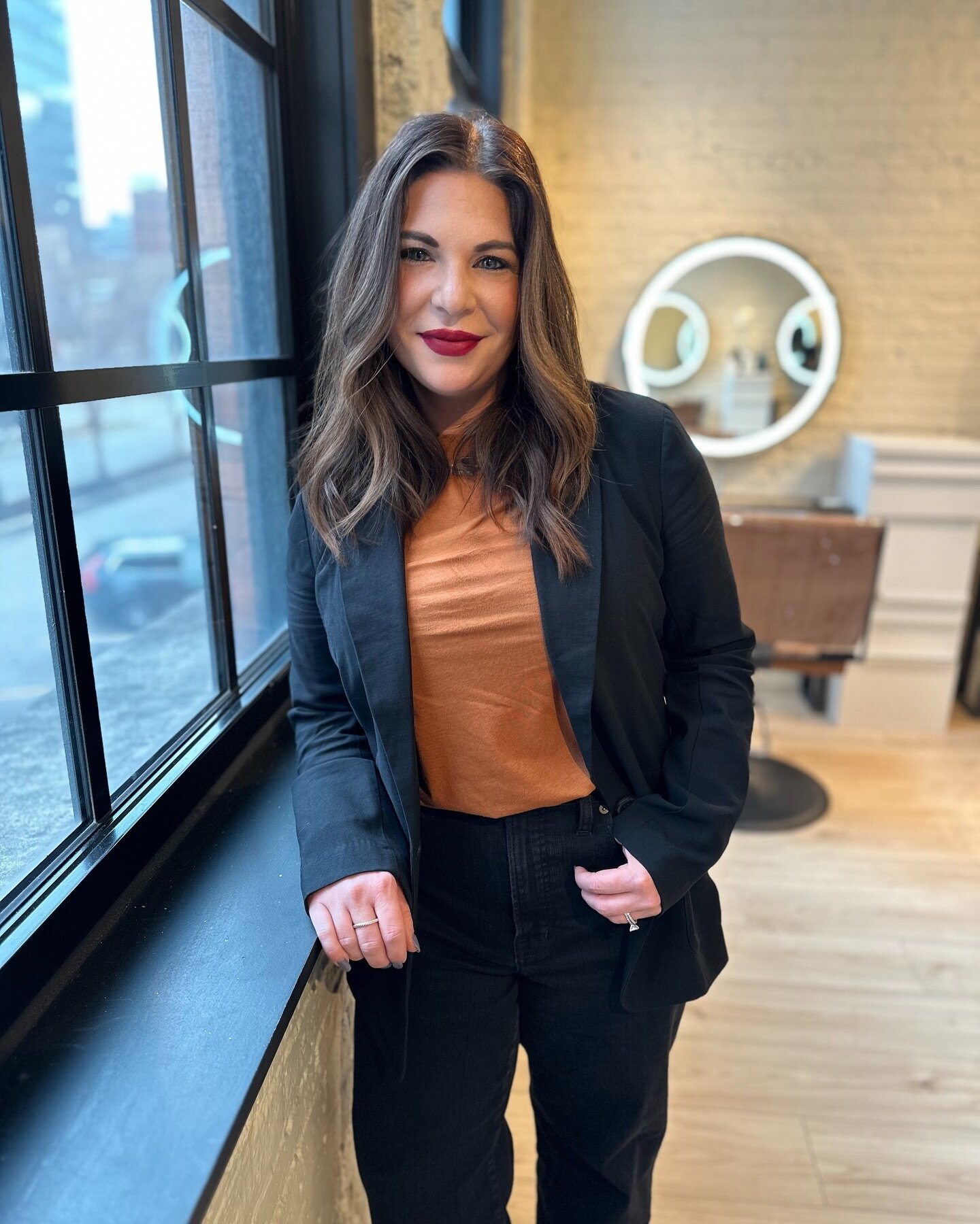 Welcome @laurenlampa to the Thrive team!  Embracing her artistic side from a young age and blessed with a gift of connecting with people effortlessly, she has honed her skills in all aspects of hairdressing, and has earned a reputation for her expert