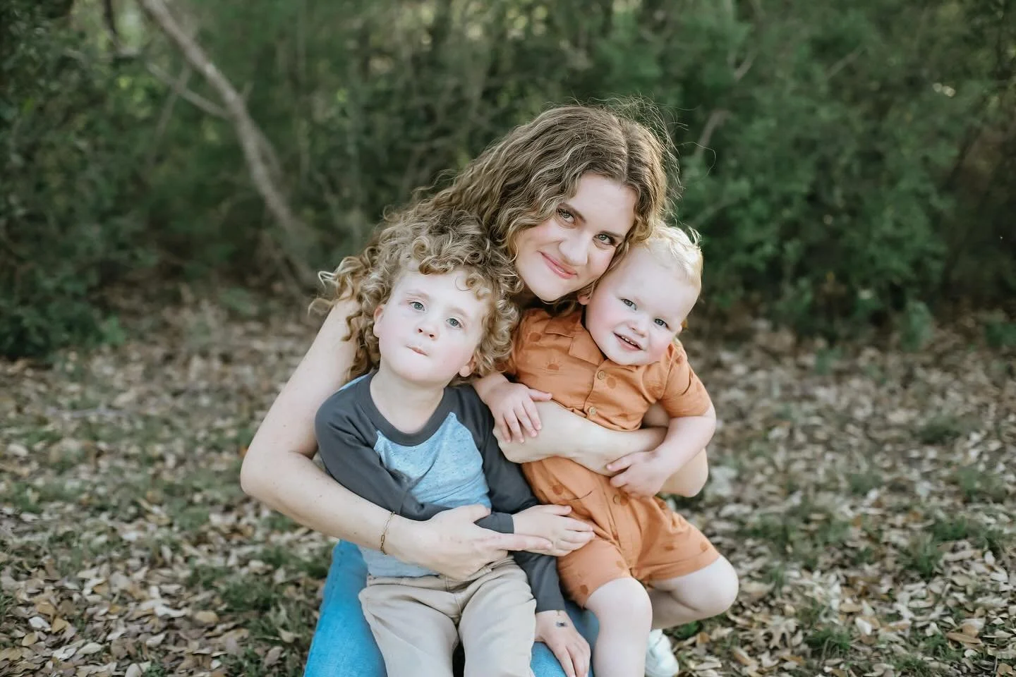 Mini sessions are almost sold out 💫

Let&rsquo;s go enjoy the golden hour lighting and take some cutie photos of your cutie babes!! 😍😍

You know where to find the link 🔗 👀 

Austin family photographer - round rock moms - cedar park families - hu