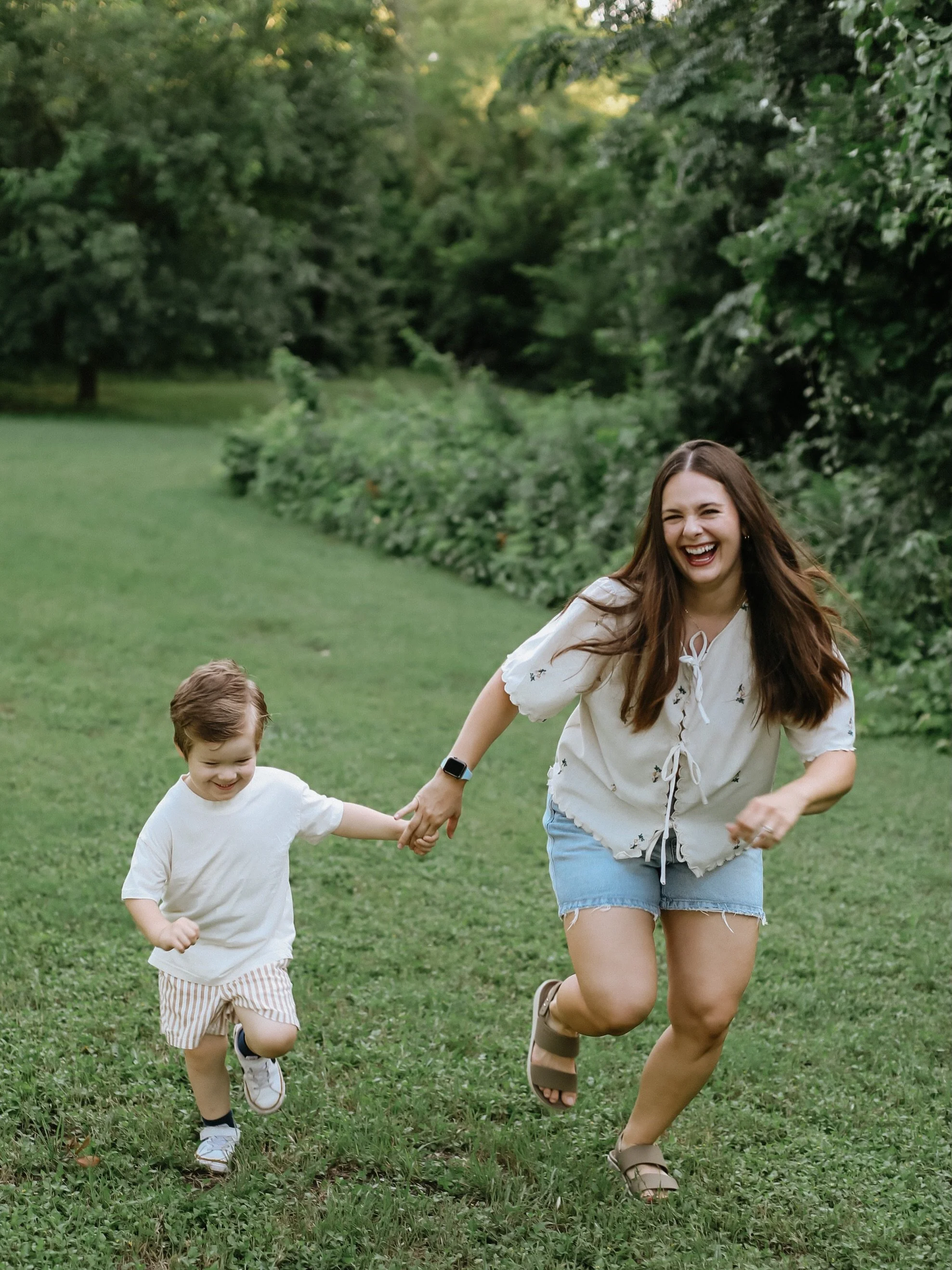 The season of life with little kids is full of so much joy 🥹😍

@amandalowrieeee 

#austinfamilyphotographer #roundrockmoms #roundrockfamilyphotographer #cedarparkmoms #atxfamilyphotographer 

Keywords:
Austin round rock family photographer lifestyl