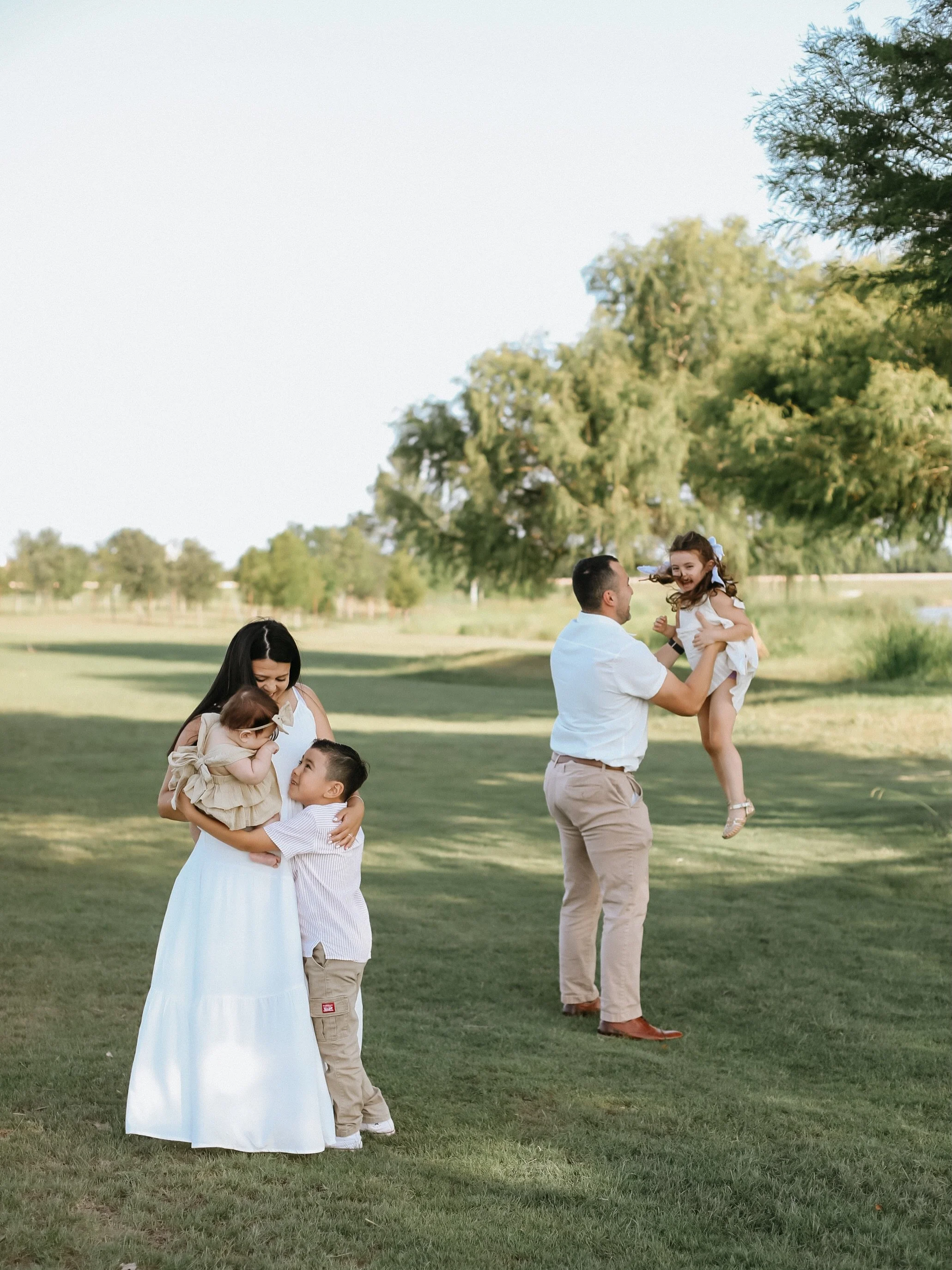 This family was so playful and happy and wonderful. It shows up in photos when you enjoyyyy the time together as a fam. Your photo session can be fun, I promise 🤍 

#austinfamilyphotographer #roundrockfamilyphotographer #roundrockmoms #cedarparkfami