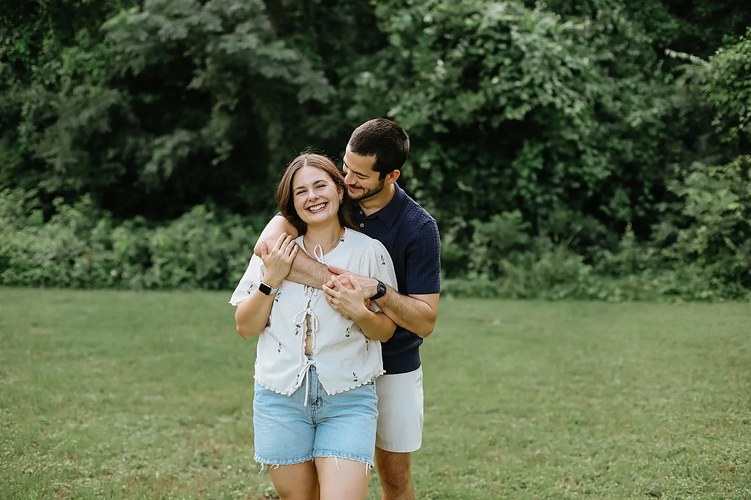  couple embrace during mini session by Jessie Shaw Photo 