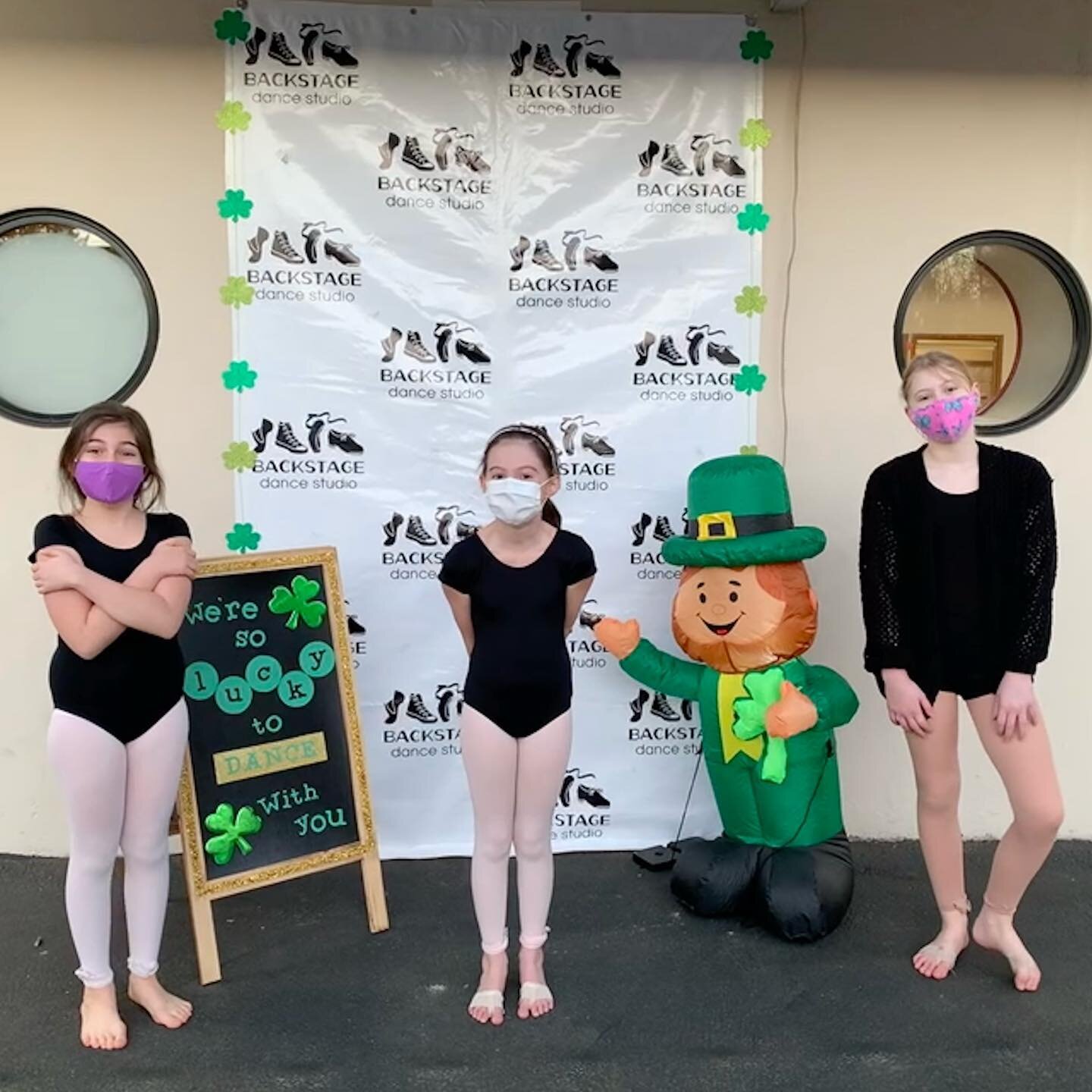 We are ready for GREEN and GOLD Week!!
☘️ 
Dancers may enjoy free dress, and if they are feeling lucky, they can wear their green and gold! Anything goes.. shirts, skirts, shorts, leos, leggings, socks, hair accessories and more. 
💛
#stpatricksday #