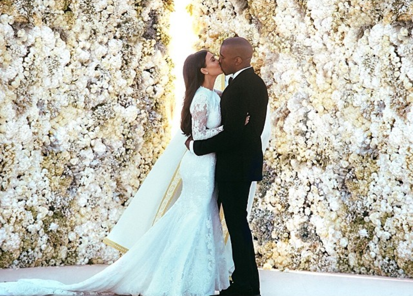 Andrea Park, Brides.com, 26/05/17, link to original image downloaded 12/01/18: https://www.brides.com/story/kanye-west-kim-kardashian-white-roses-wedding-anniversary-gift