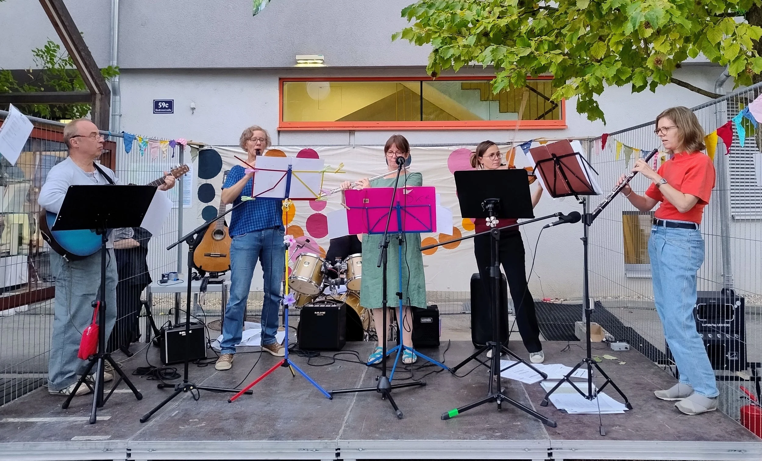 Wildflowers Ensemble musiziert
