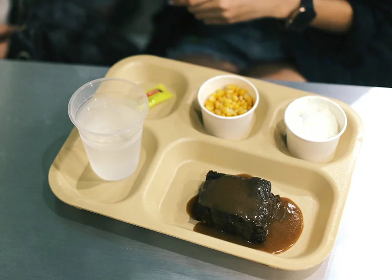 TSLA-Netflix-OITNB-Litchfield-Penitentiary-Cafeteria-9.jpg