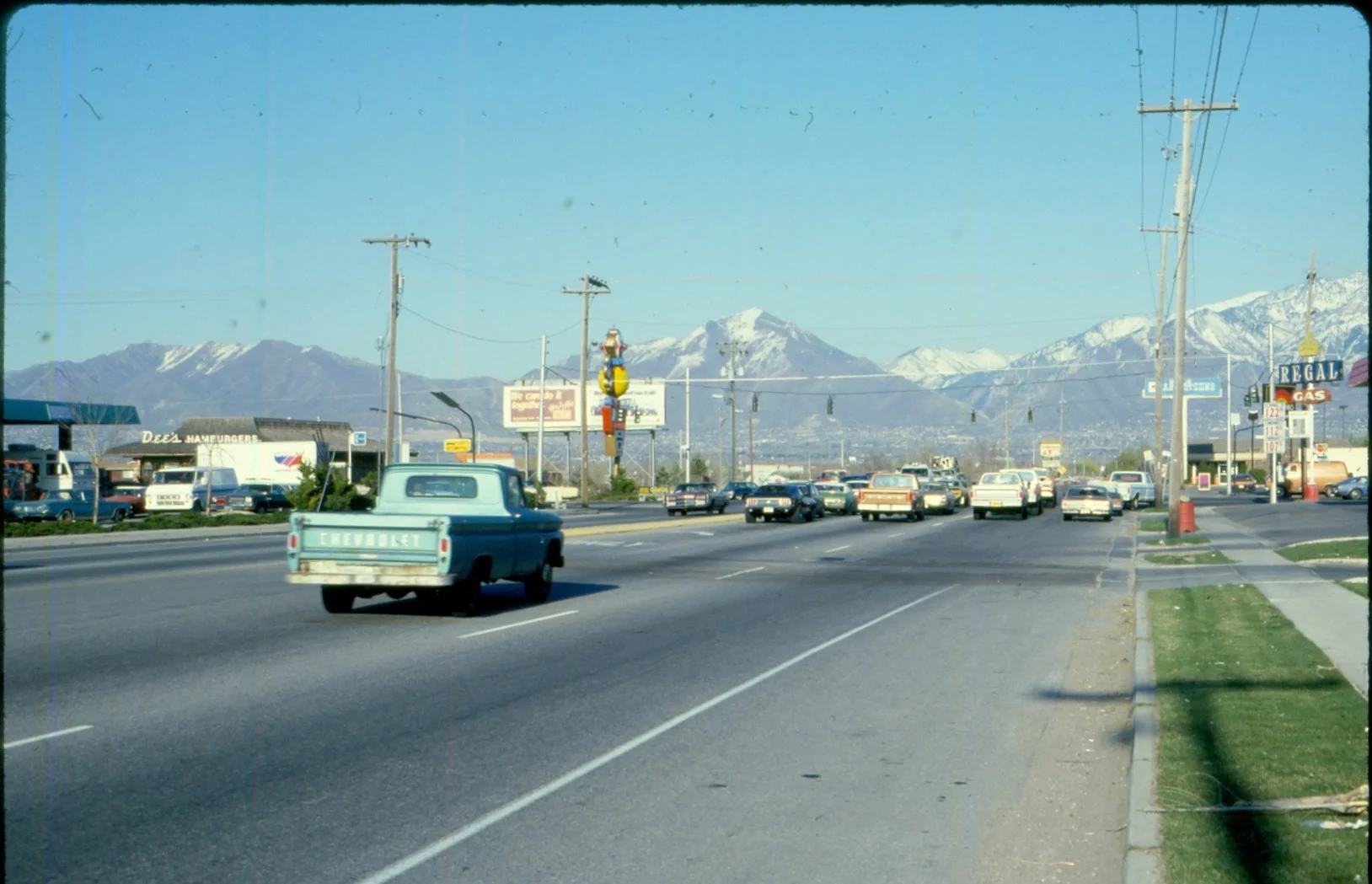 Corner of 4100 Redwood Rd