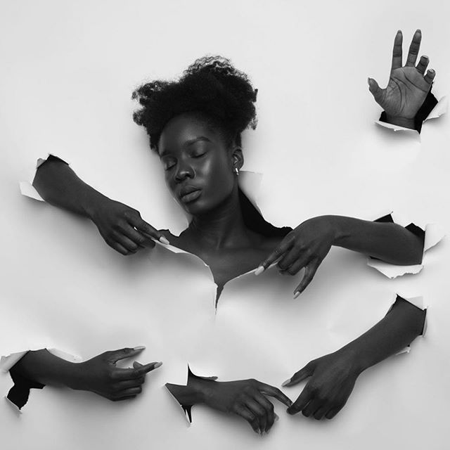 Consistency is harder when no one is clapping for you. You must clap for yourself during those times, you should always be your biggest fan. 🧡
photo: @aaronlacy