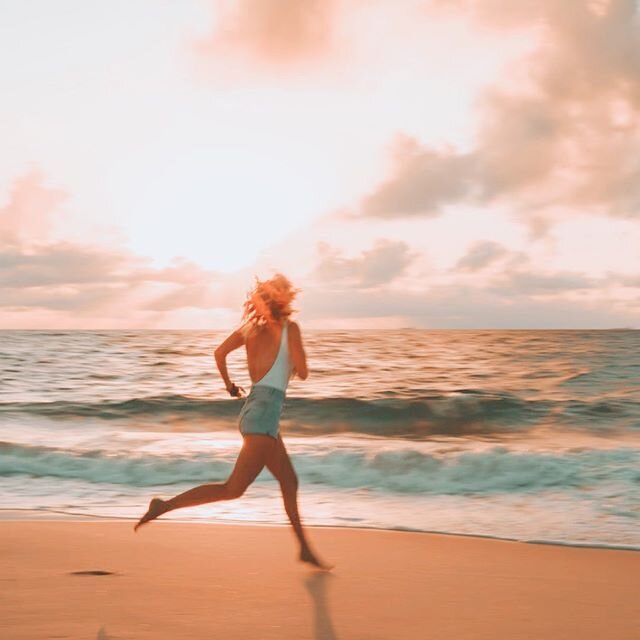 NATURAL WAYS TO COMBAT DEPRESSION + ANXIETY 👇
⠀⠀
Exercise is a great natural treatment for depression and anxiety.
⠀⠀
Research shows it:
⠀⠀
~ Boosts self-esteem.
~ Improves sleep, which can often be a problem when you&rsquo;re depressed or anxious.
