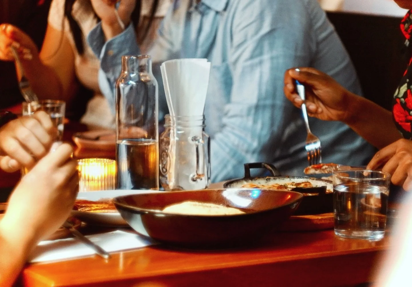 🍴Starting Monday, 10/20/2025🍝 MON&ndash;WED LUNCH will be Walk-in ONLY @hi_collar 

☀️ LUNCH 🍽️
11:30am&ndash;3:30pm (MON&ndash;SAT) | 11:30am&ndash;3:00pm (SUN)

🌙 DINNER 🥃
5:30pm&ndash;10:00pm (WED &amp; THU) | 5:30pm&ndash;11:00pm (FRI &amp; 