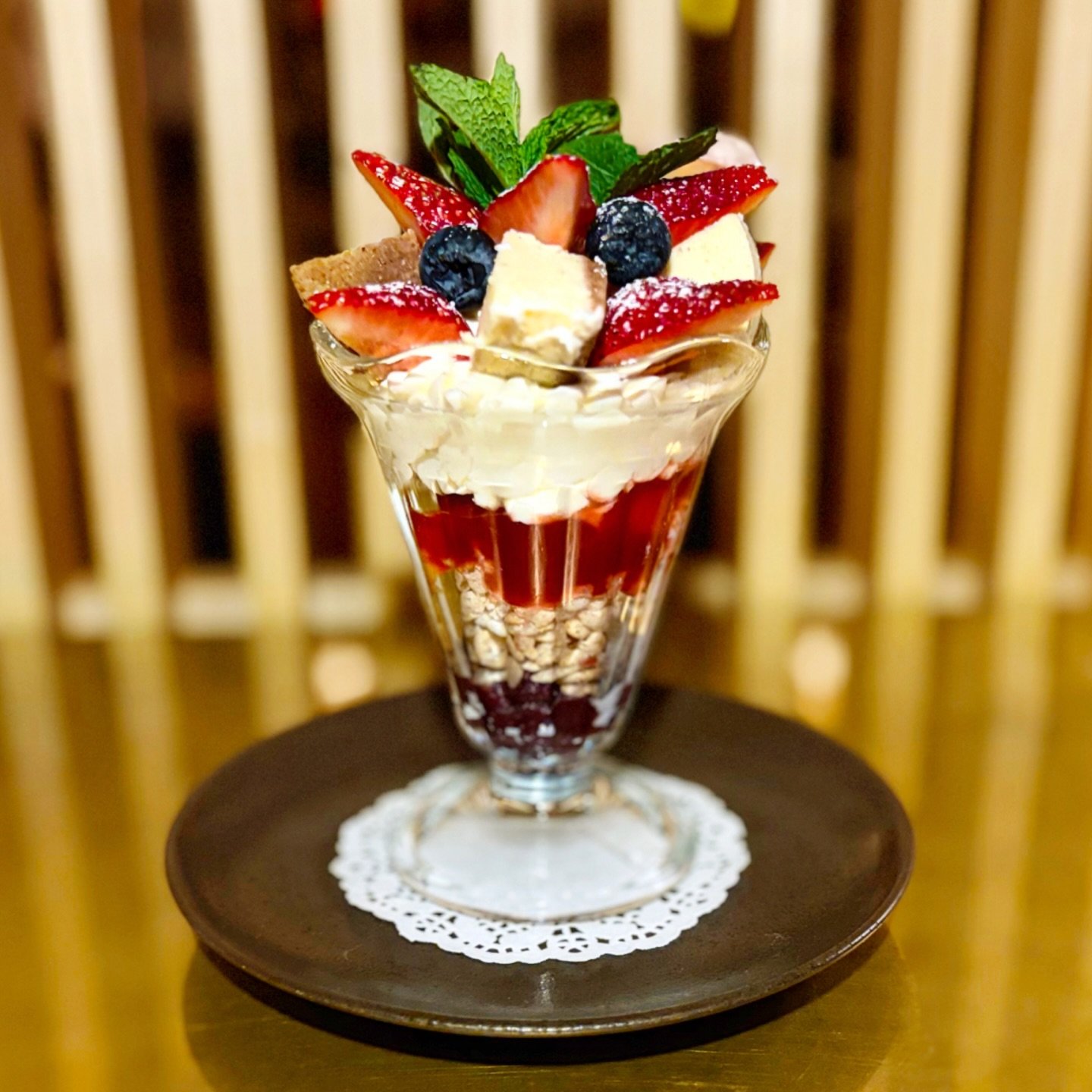 💘Valentine&rsquo;s Day Special✨limited-time dessert 🍰Cheesecake Parfait🥄Available Fri, Feb 13 &ndash; Mon, Feb 16 ONLY @hi_collar 

Two other limited-time dishes:
🍓 Strawberry Matcha Chocolate Hot Cake
🦞 Half Lobster Spicy Napolitan Spaghetti

A