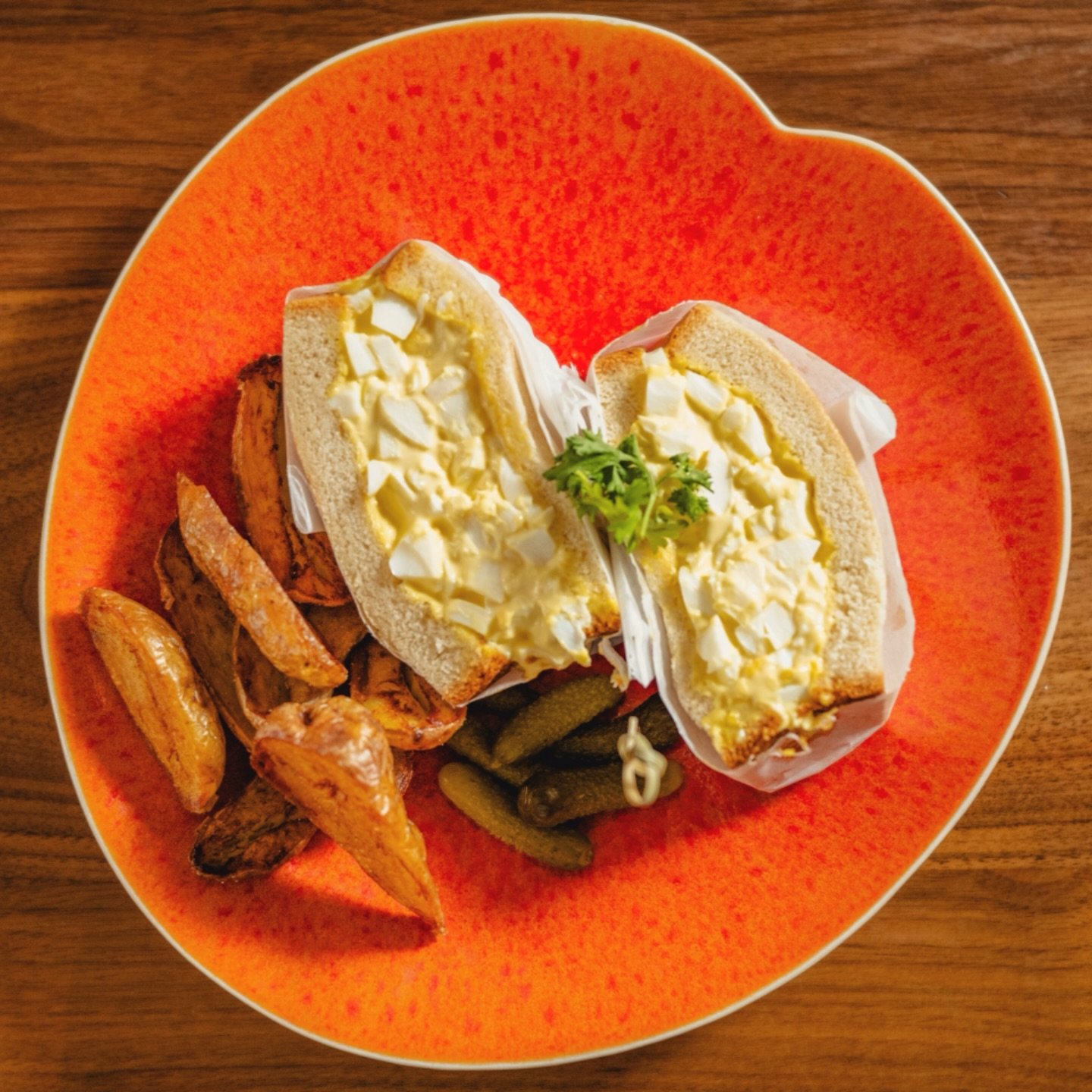 Sandwich lover? 🥪 Try HICOLLAR TAMAGO SANDWICH 🥚Egg salad, crispy fingerling potatoes, soft milk bread 🍞 @hi_collar 
.
.
#Hicollar #TamagoSandwich #ハイカラ #hicollarnyc #sandwichlover
