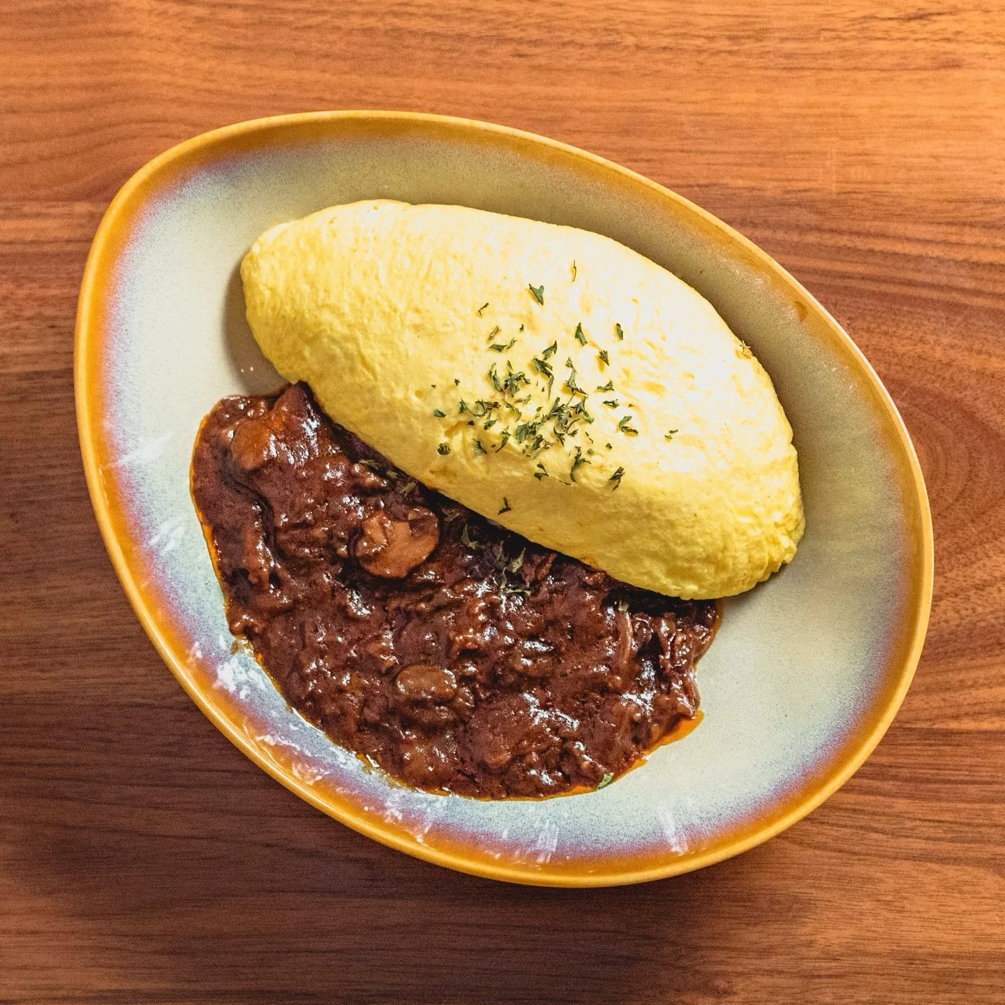 Hi-Collar&rsquo;s popular dish: OMURICE! ✨ @hi_collar 

🍛 HAYASHI OMURICE 🥚
A fluffy Japanese omelette served over rice, topped with savory Wagyu Hayashi sauce.

🇺🇸 US Wagyu Hayashi 🥩
Hayashi Rice is a beloved Japanese Western-style stew made wi