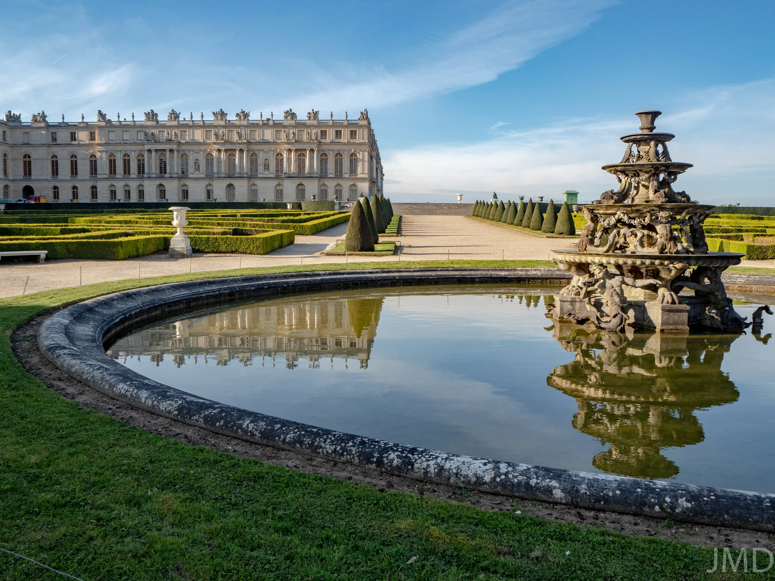 Fountain reflection