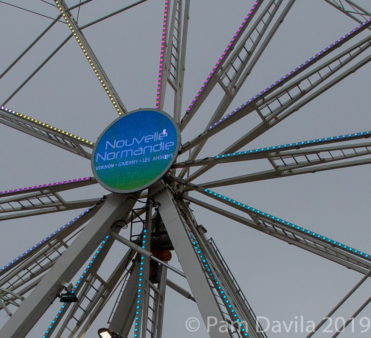 The hub of the ferris wheel at twilight