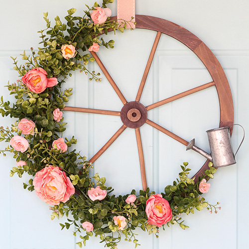 Wagon Wheel Farmhouse Wreath tutorial from Lydi Out Loud
