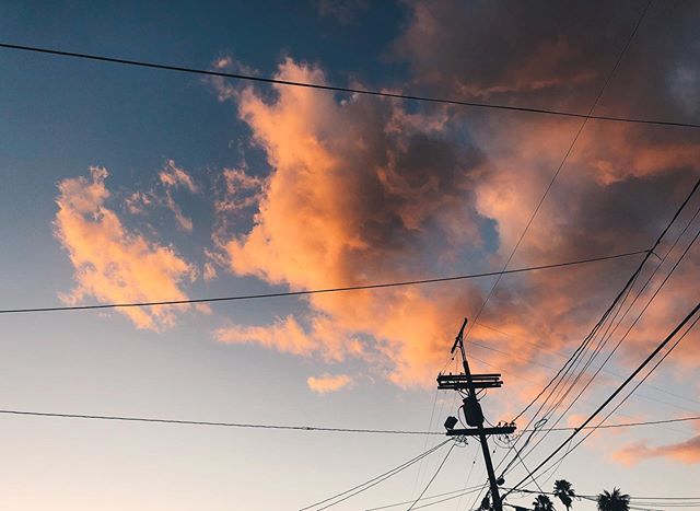 Dreamin&rsquo; dreams, horizons, joy colored puffy clouds and all that jazz. Happy nearly Friday, folks. Hope-filled days ahead. If you&rsquo;re bored, or need a little extra love, come visit me and eat croissants. Or baguettes dipped in garlic escar