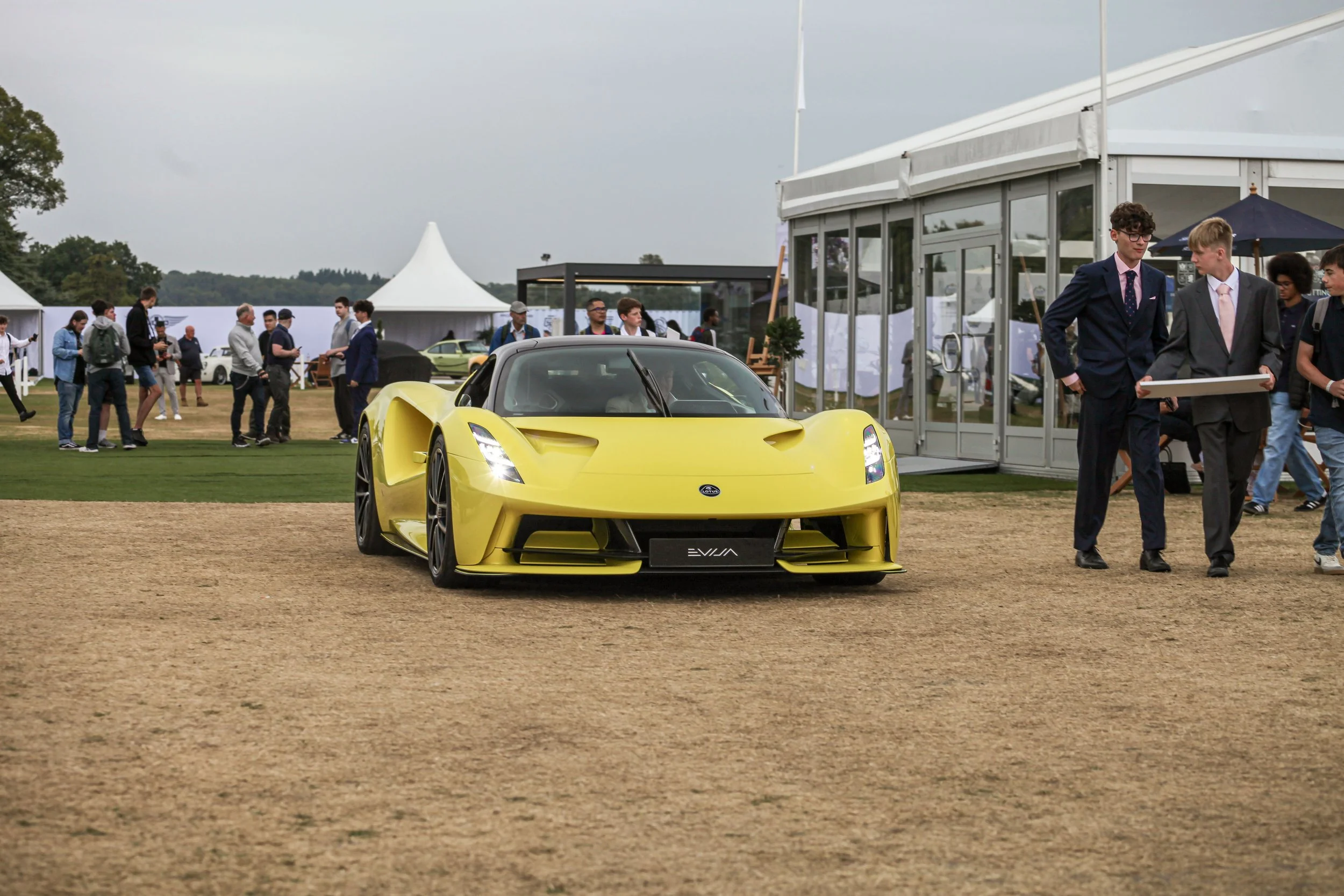 Crown Imagery @ Salon Prive 2024-1166.jpg (Copy)