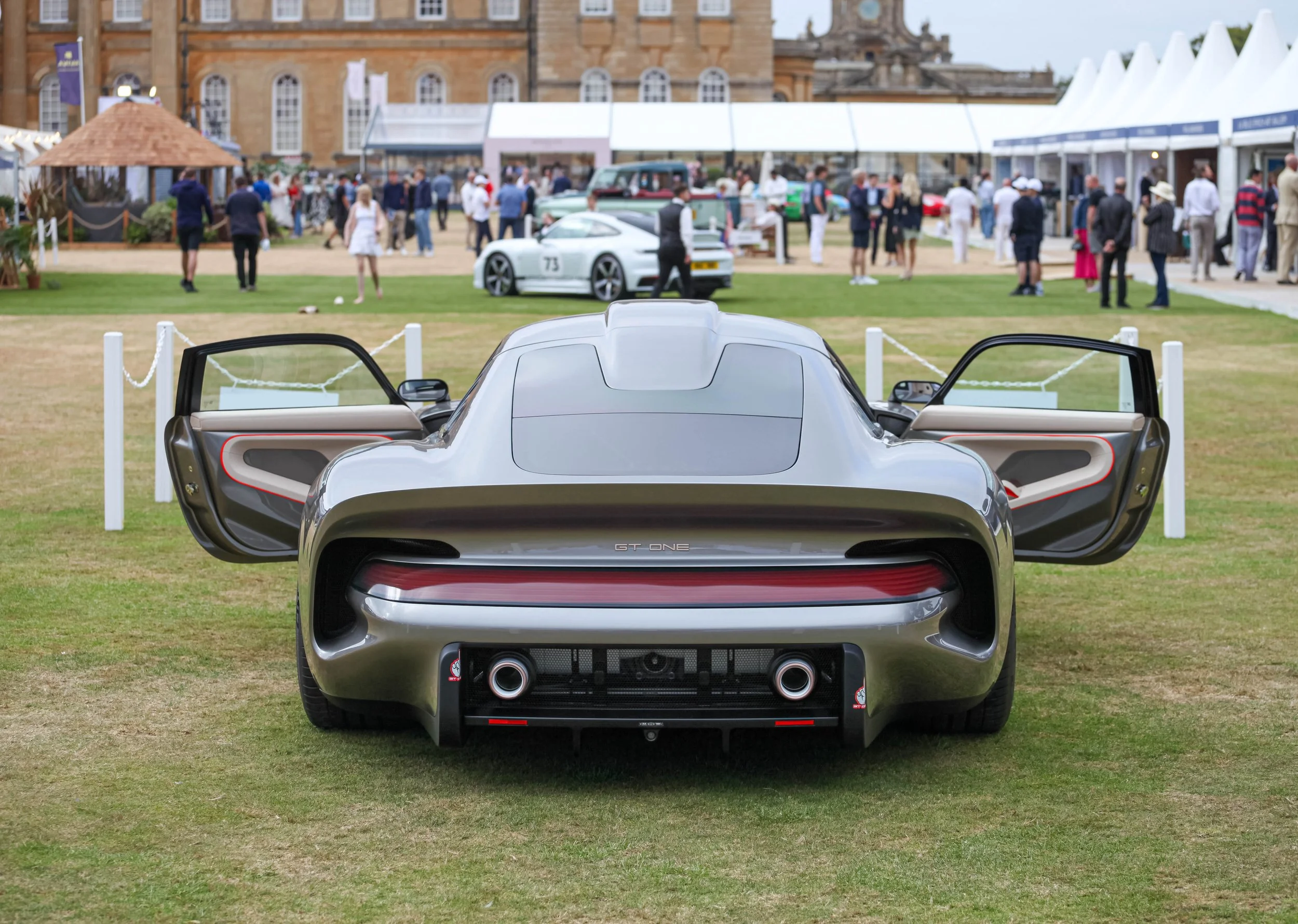 Crown Imagery @ Salon Prive 2024-1158.jpg (Copy)