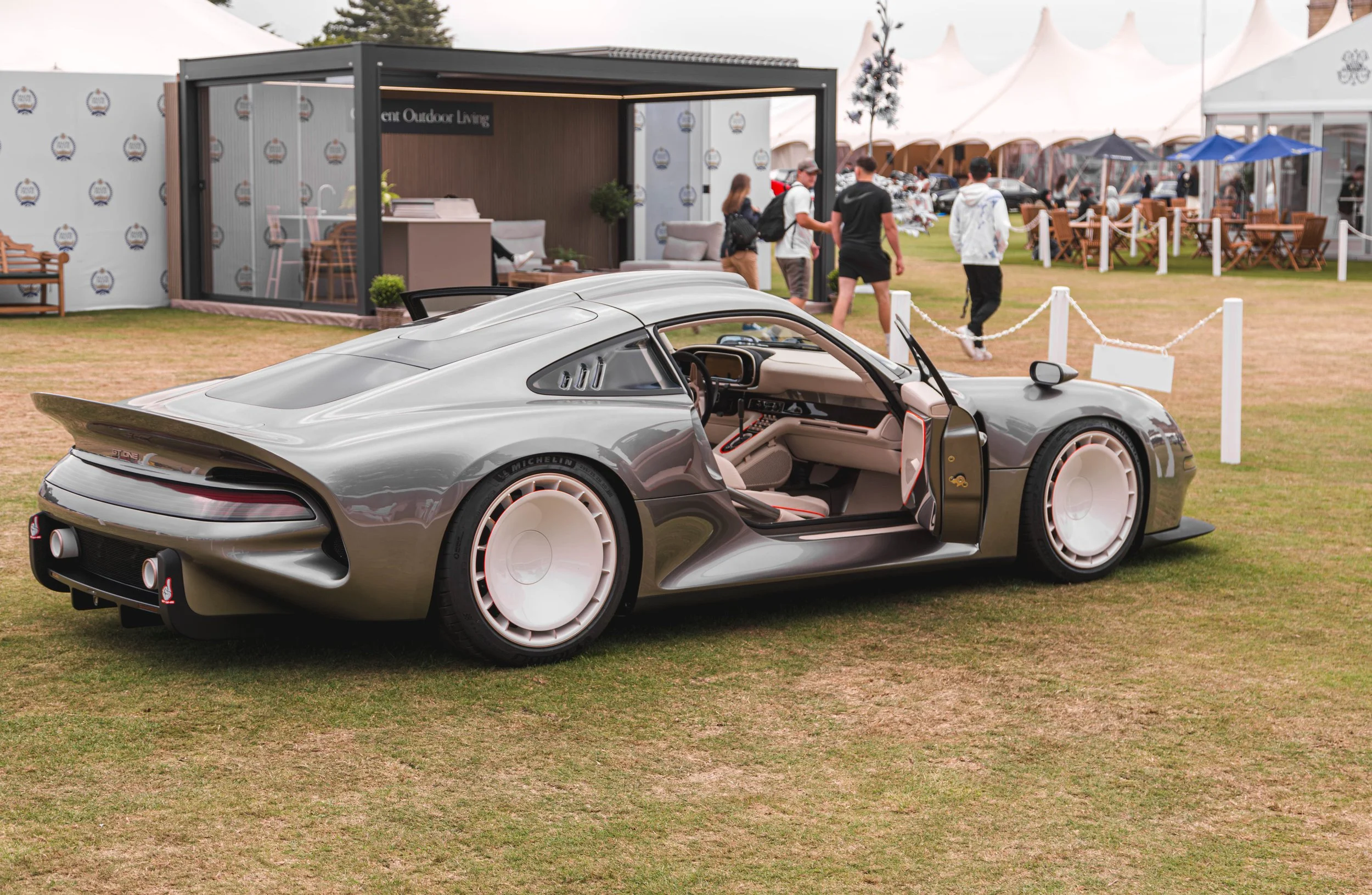 Crown Imagery @ Salon Prive 2024-1099.jpg (Copy)