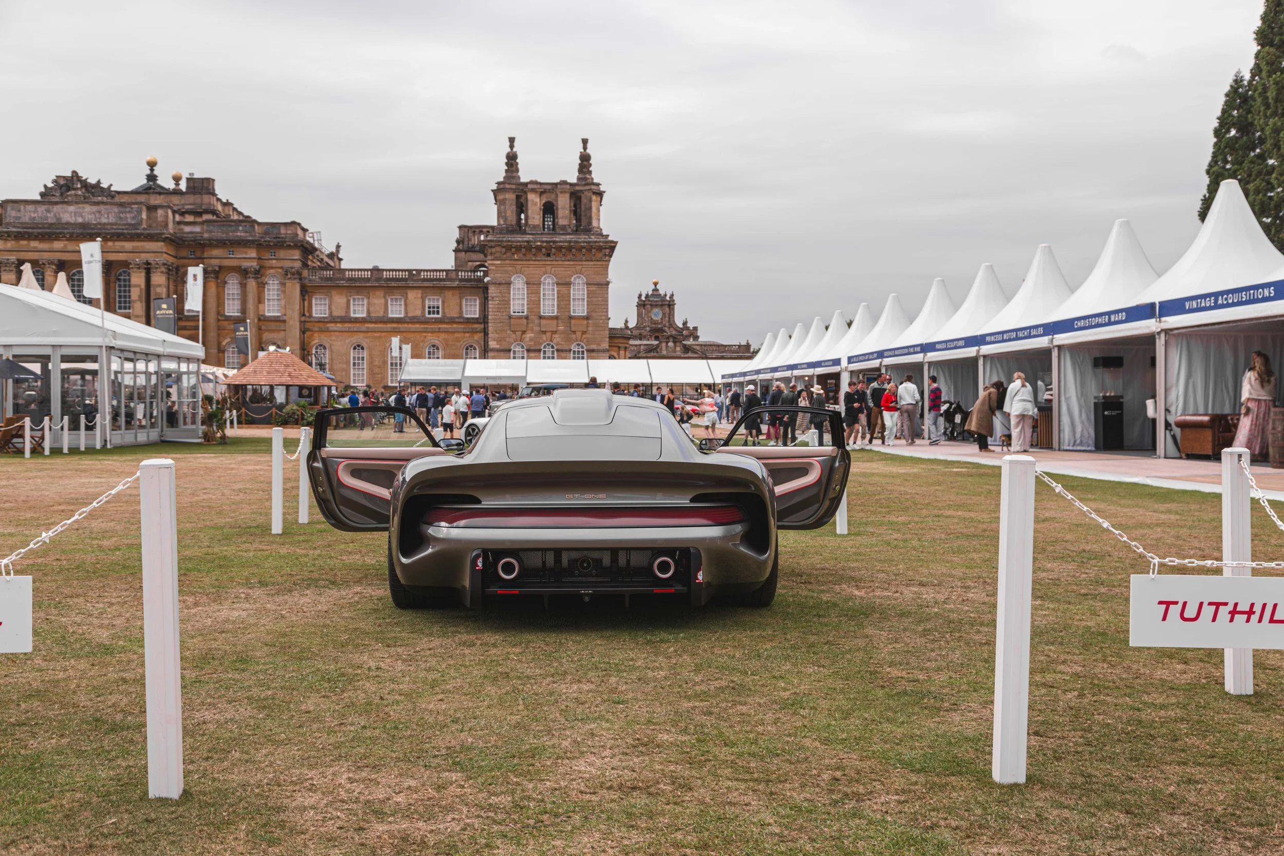 Crown Imagery @ Salon Prive 2024-1097.jpg (Copy)