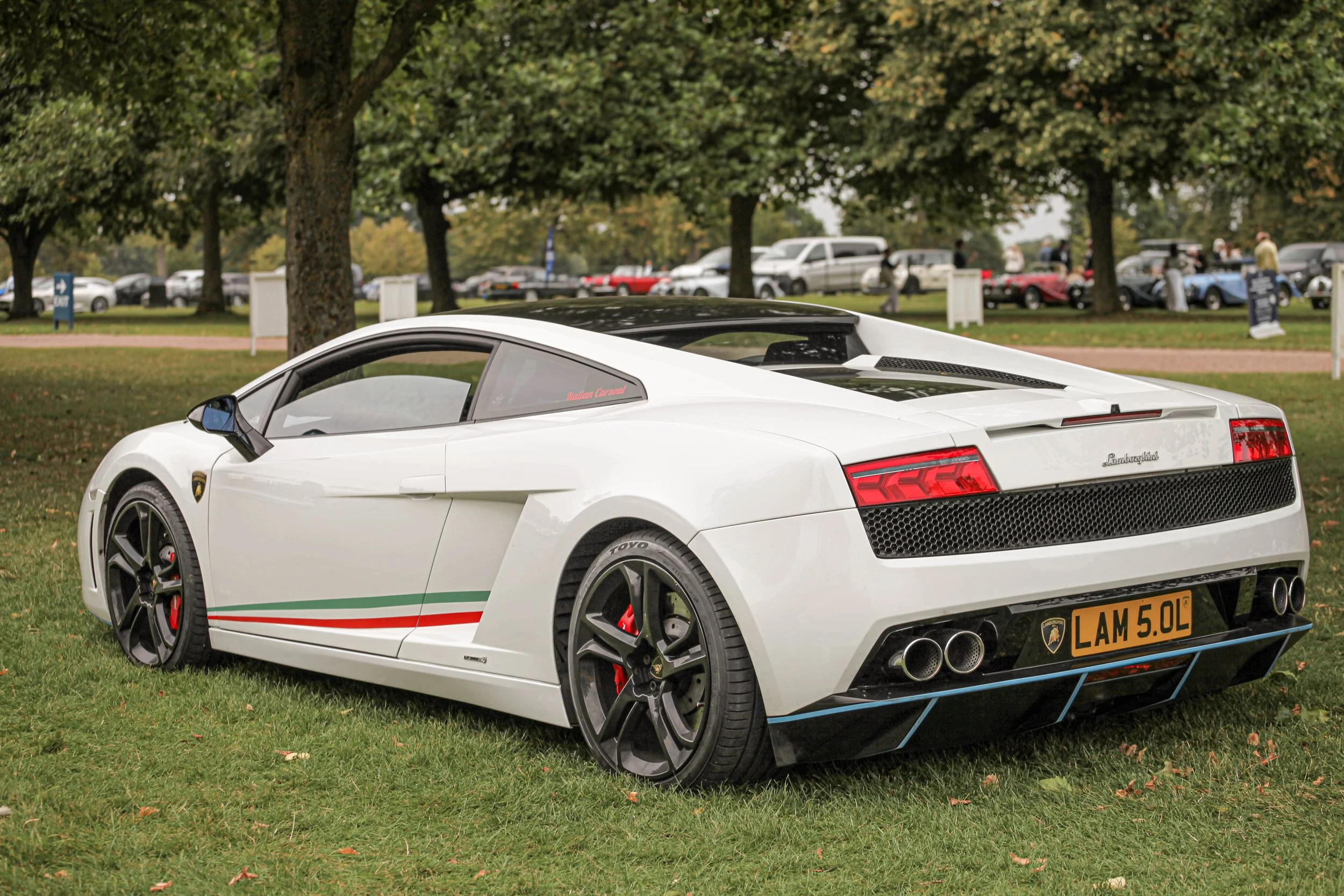 Crown Imagery @ Salon Prive 2024-1098.jpg (Copy)