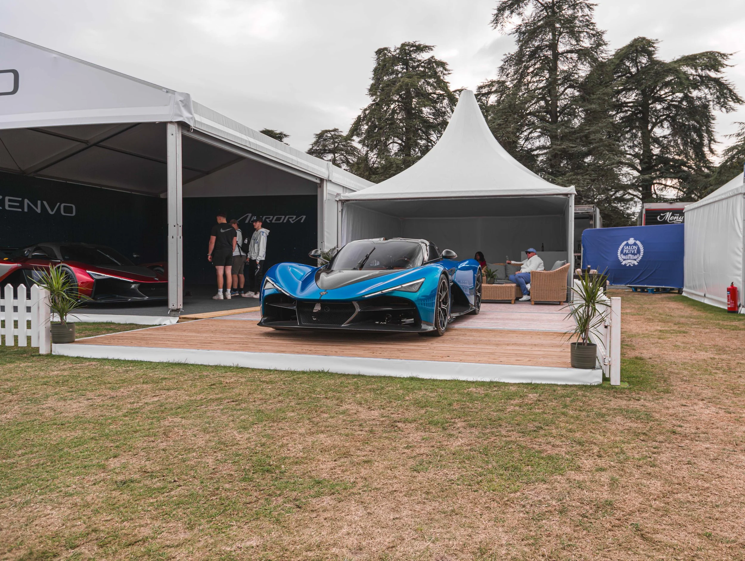 Crown Imagery @ Salon Prive 2024-1072.jpg (Copy)