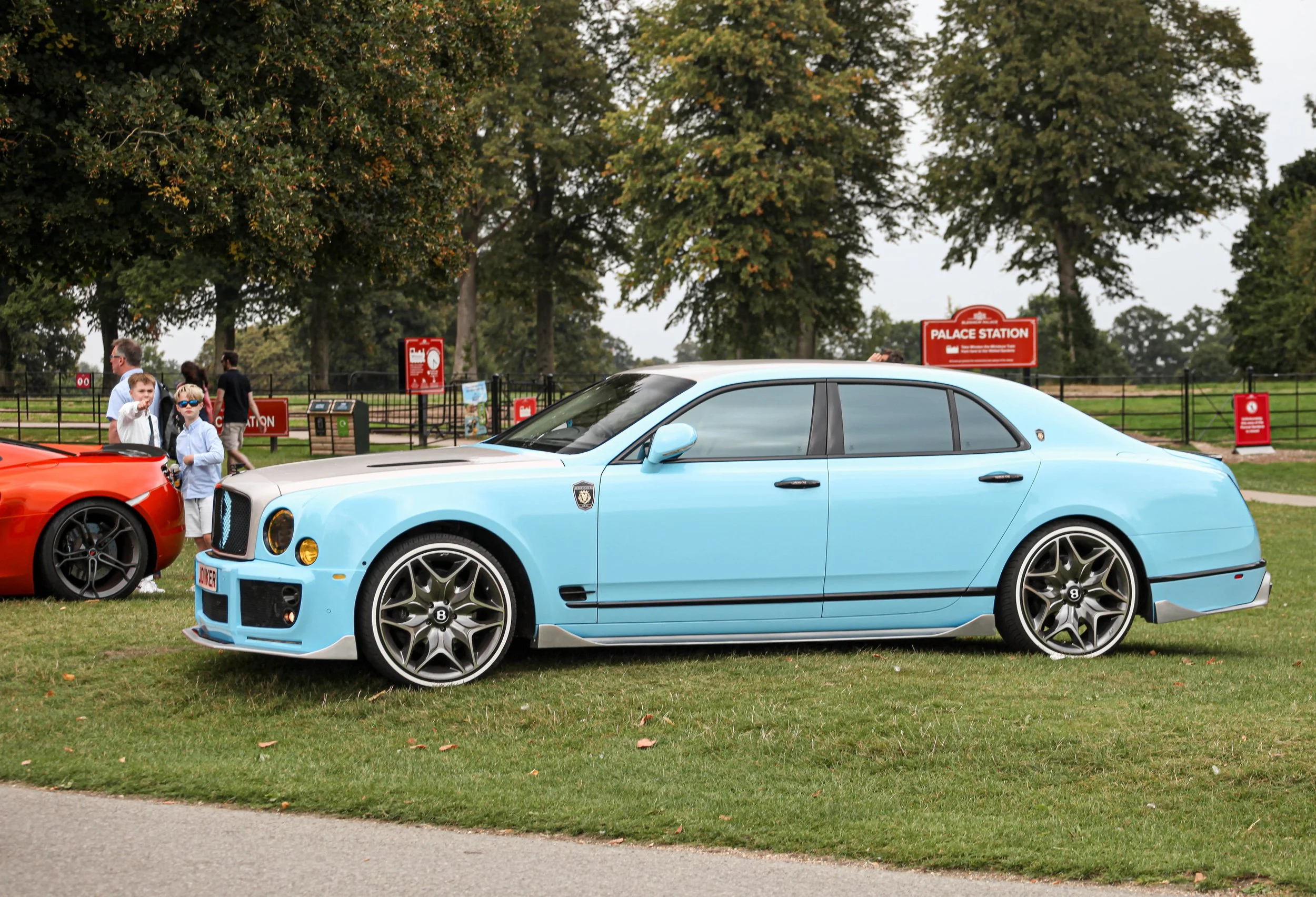 Crown Imagery @ Salon Prive 2024-1075.jpg (Copy)