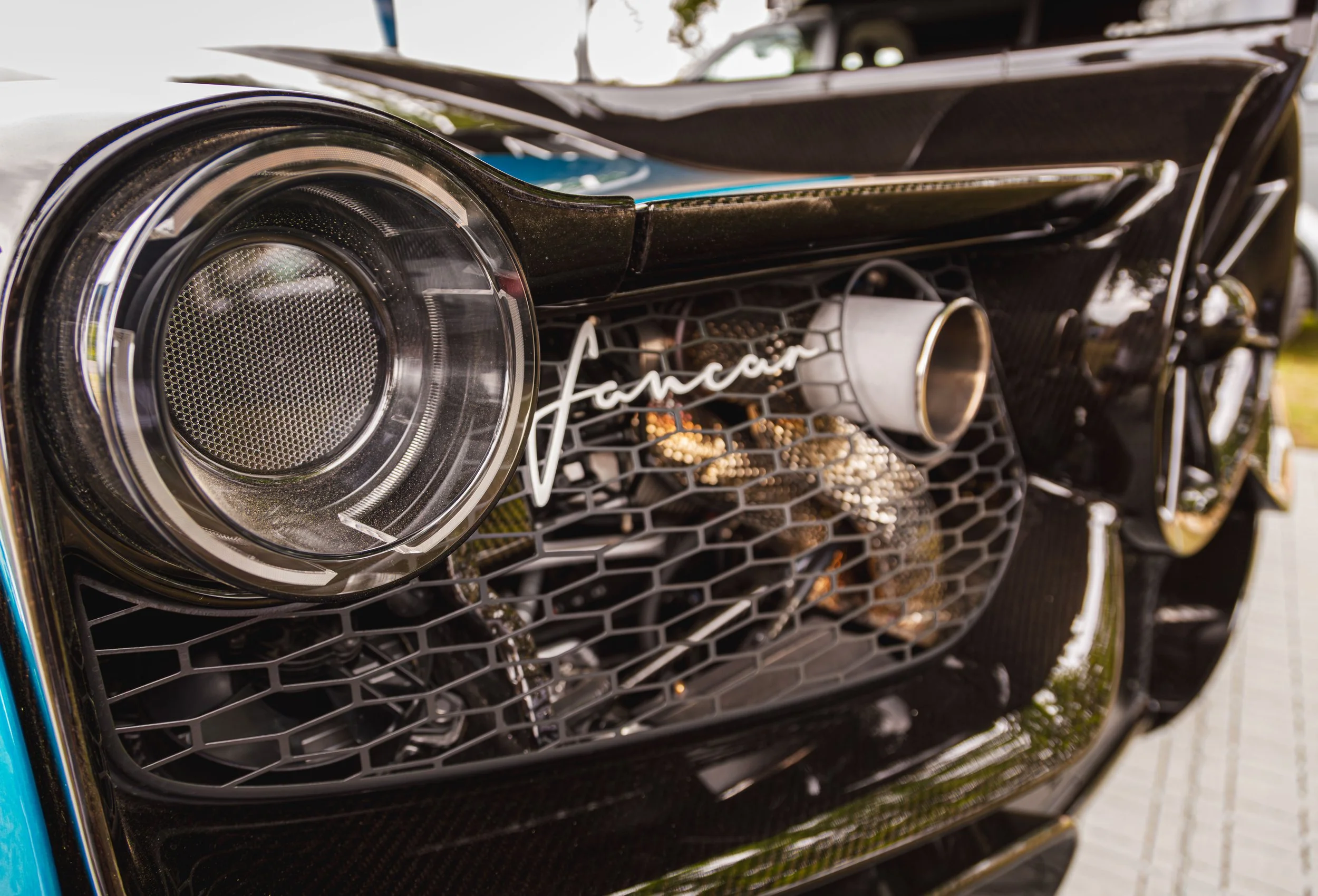 Crown Imagery @ Salon Prive 2024-943.jpg (Copy)