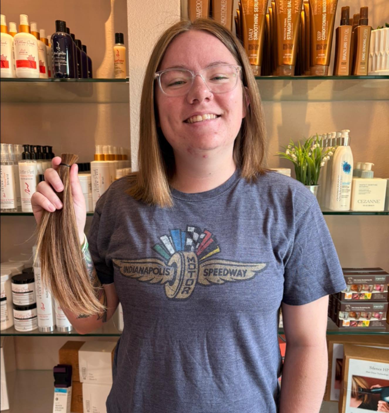11&rdquo; gone for a great cause! ✂️❤️
Our client, Mary, is donating her hair to Kids With Hair Loss. We commend her for giving a piece of herself to help someone else feel their best &ndash; because kindness looks good on everyone! ✨

#hairdonation 