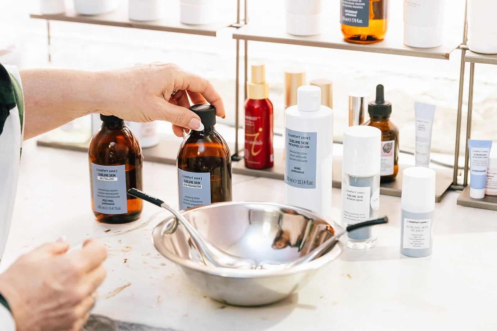 We have openings for skincare treatments this week! Call now to reserve your appointment! 

419-882-1222

 #facials #chemicalpeels #dermaplaning #comfortzone #gosylvania #sylvaniaohio #willowcreeksalon #sylvaniabusiness #toledosalon #downtownsylvania