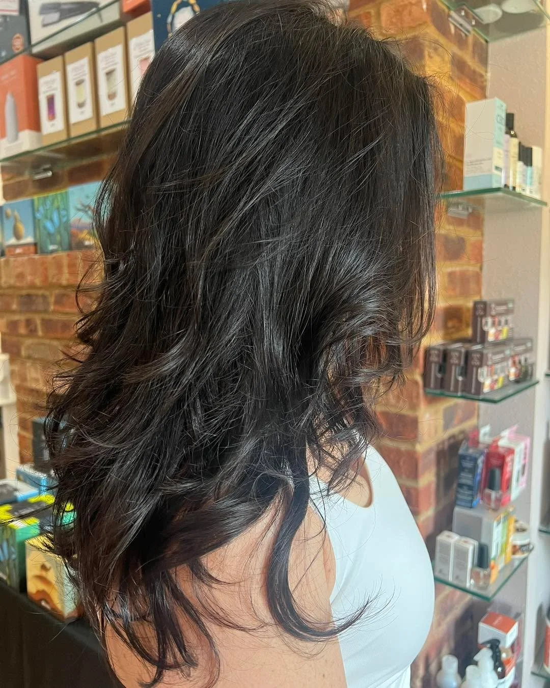 Long moveable layers which also give a graceful shape when worn with her natural curls! 

Haircut by Mary 💇🏻&zwj;♀️

#sylvaniasalon #toledosalon #sylvania #sylvaniabusiness #willowcreeksalon #willowcreek #haircut #longhair #layers #curlyhaircut