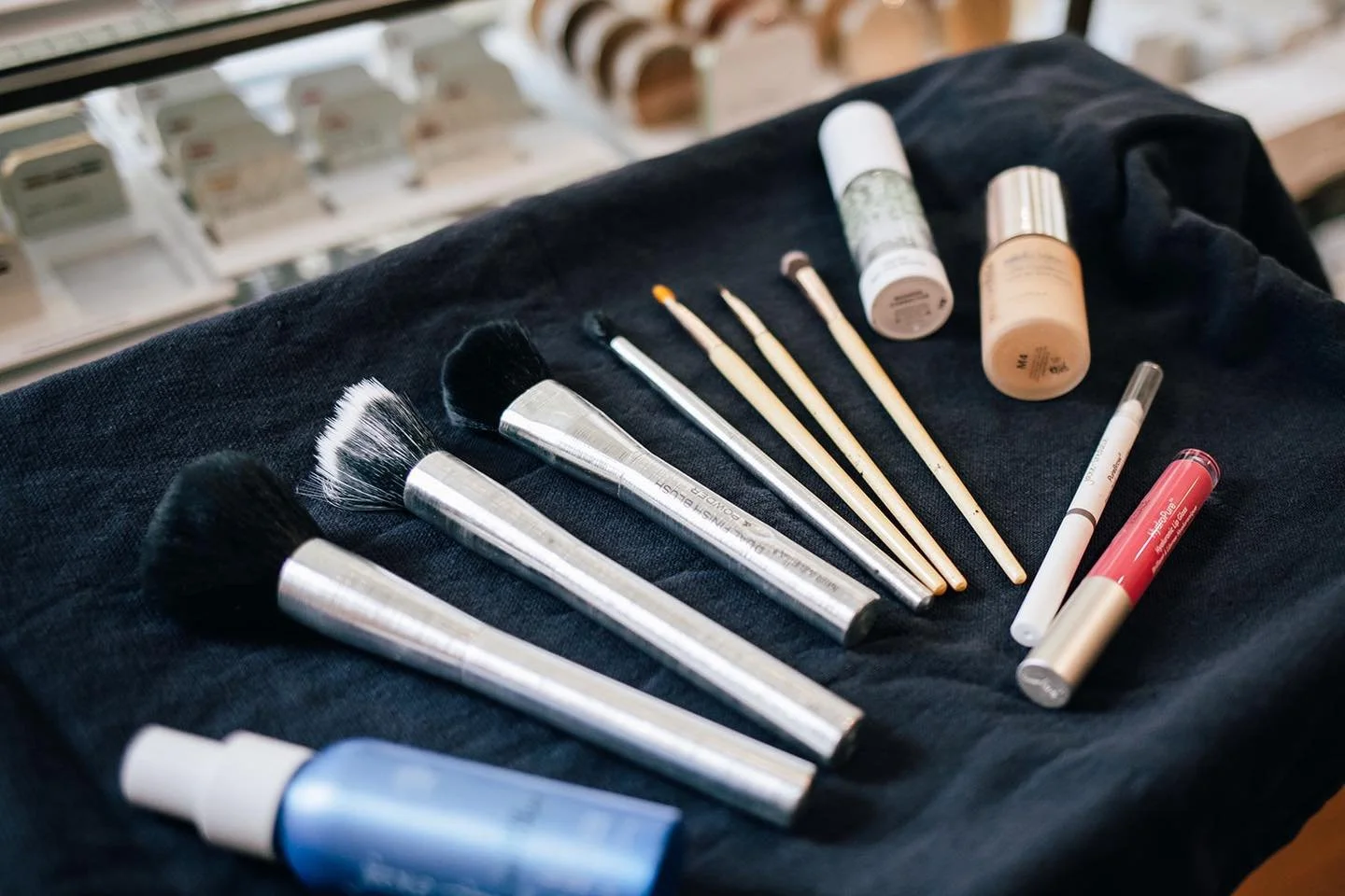Artistry doesn't end with the hair at Willow Creek Salon. Allow our makeup artists to support you on your next important date. Our makeup artists use Jane Iredale Skincare Makeup for skin that glows from the inside out. 

#sylvaniasalon #toledosalon 