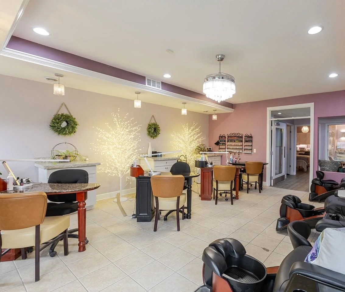 Warm up your winter with pretty Valentine&rsquo;s nails! ❣️
✨ $35 Gel Manicure Special - this month only! 

Long lasting vibes, flawless color and cozy salon vibes await 💅🏼
Book your spot before they&rsquo;re gone! 

#sylvaniasalon #toledosalon #sy