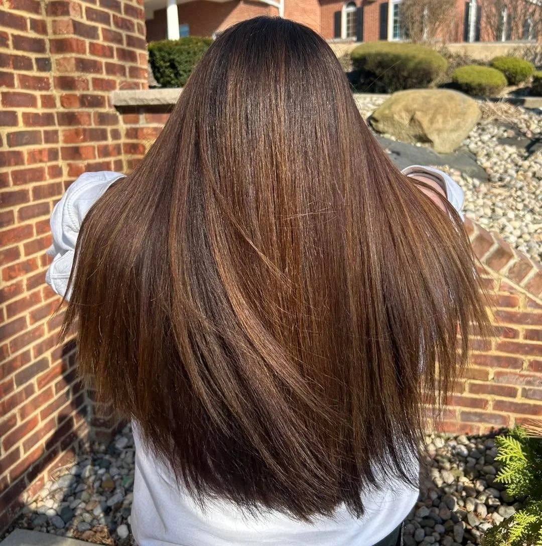 Holy WOW! Check out this gorgeous chestnut highlight by our talented stylist, Alli! The rich, warm tones add depth and dimension, giving our client a stunning, natural glow. 🤎🌿

#sylvaniasalon #toledosalon #sylvania #sylvaniabusiness #willowcreeksa