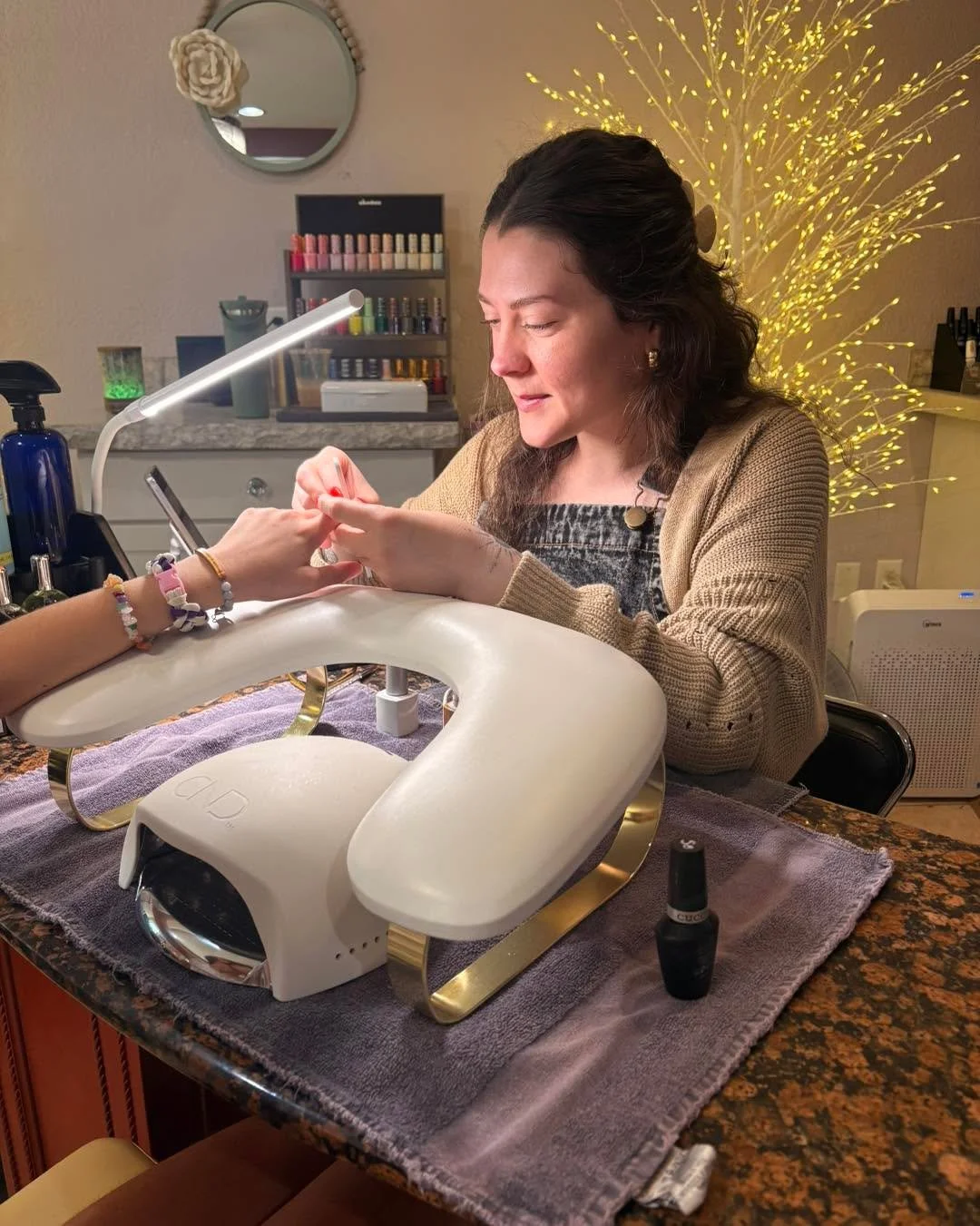 Don&rsquo;t forget! Liz is still offering 20% off nail services through June 11. 
💅🏼 Book now and save! 

#sylvaniasalon #toledosalon #sylvania #sylvaniabusiness #willowcreeksalon #willowcreek #nailtech #nailslove #nailart