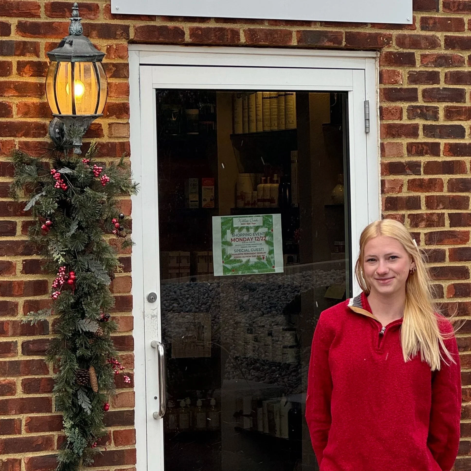 Cayla Hoffman cosmetologist, nail tech in Sylvania