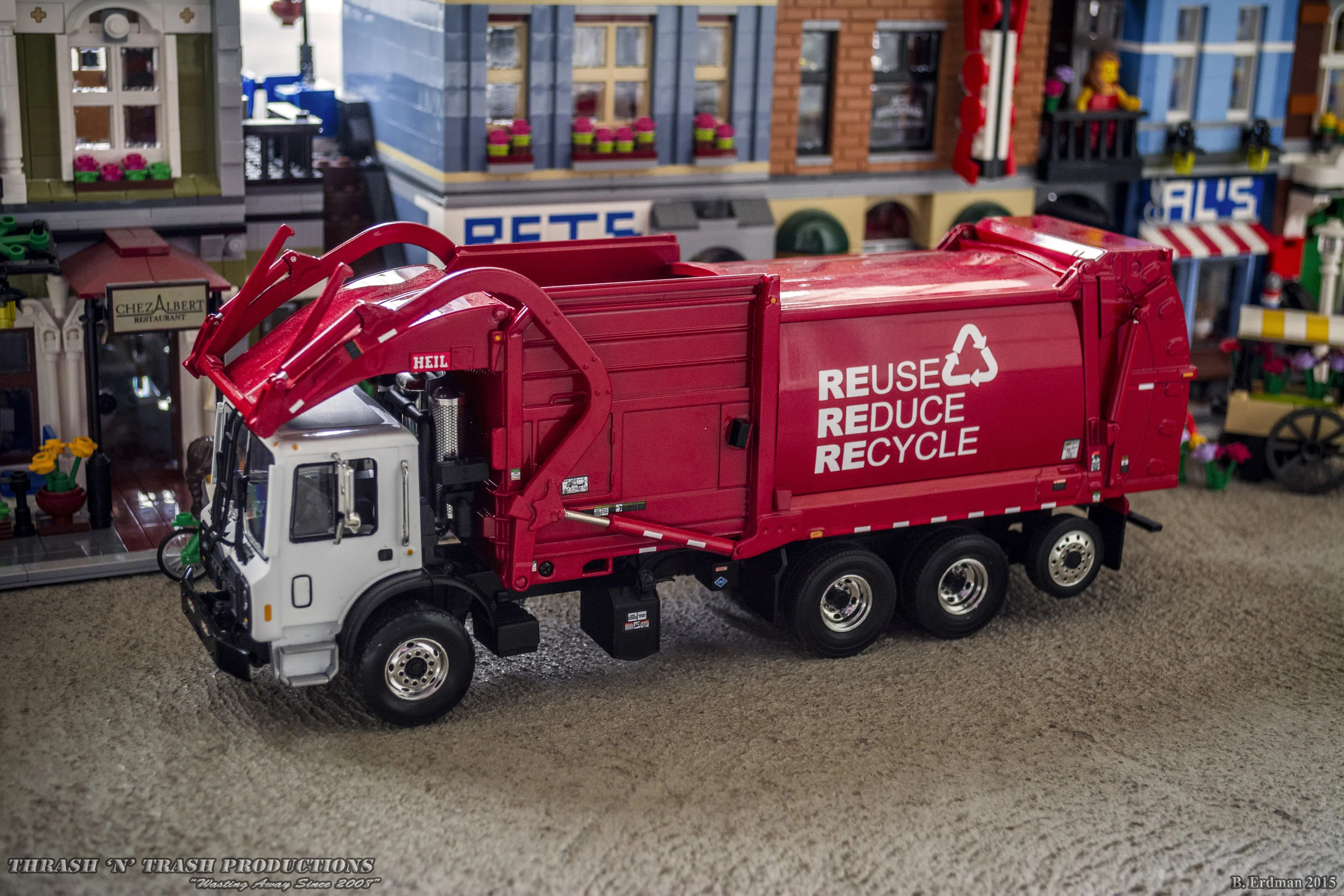 slammin eagle garbage truck toy