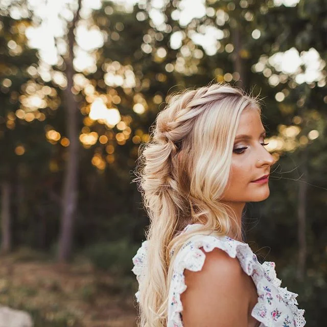 We’ve been enjoying a hot, sunny summer here in southern Ontario and it leaves the prettiest golden light at dusk! •
•
•
•
#hairfashionandbridal #behindthechair #beyondtheponytail #saloncentric #ittakesapro #modernsalon #bohostyle #boho #dahair #blonde #braids #goldenhour #beautylaunchpad
