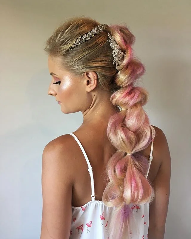 Ok, this hair was so much fun to create! I had a whimsical, unicorn theme in mind and @mua_denise_ didn’t disappoint with her makeup - that highlight 👌🏻 To make extra fullness through the braid, I used my @hottoolspro crimper and pulled it apart. And once again, the coloured @joico hairspray gave the right pops of pink and light purple. •
•
•
•
#hairfashionandbridal #hairinspo #unicorn #behindthechair #modernsalon #cosmoprofbeauty #saloncentric #ittakesapro #blonde #hairstyle #pullthroughbraid