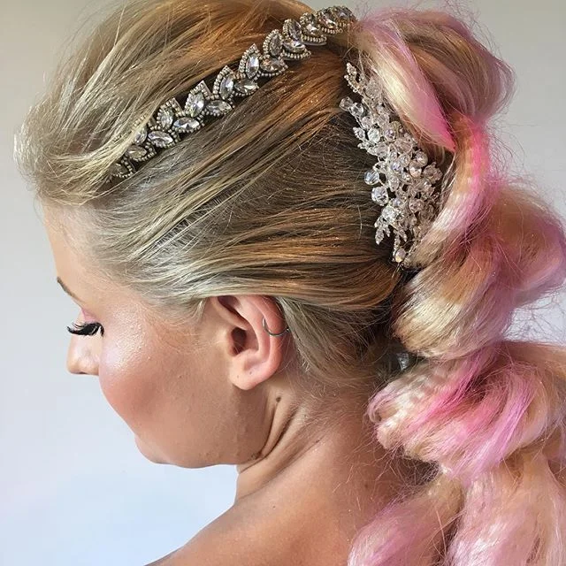 One more from yesterday just because the sparkle is so pretty! •
•
•
•
•
#hairfashionandbridal #behindthechair #modernsalon #pinkpewter #pinkhair #pullthroughbraid #hairstyles #hairinspo #upstyle #cosmoprofbeauty #beyondtheponytail #beautylaunchpad